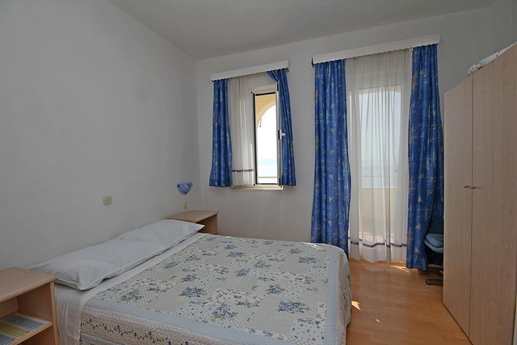 Apartments Adrion Drasnice Rom bilde